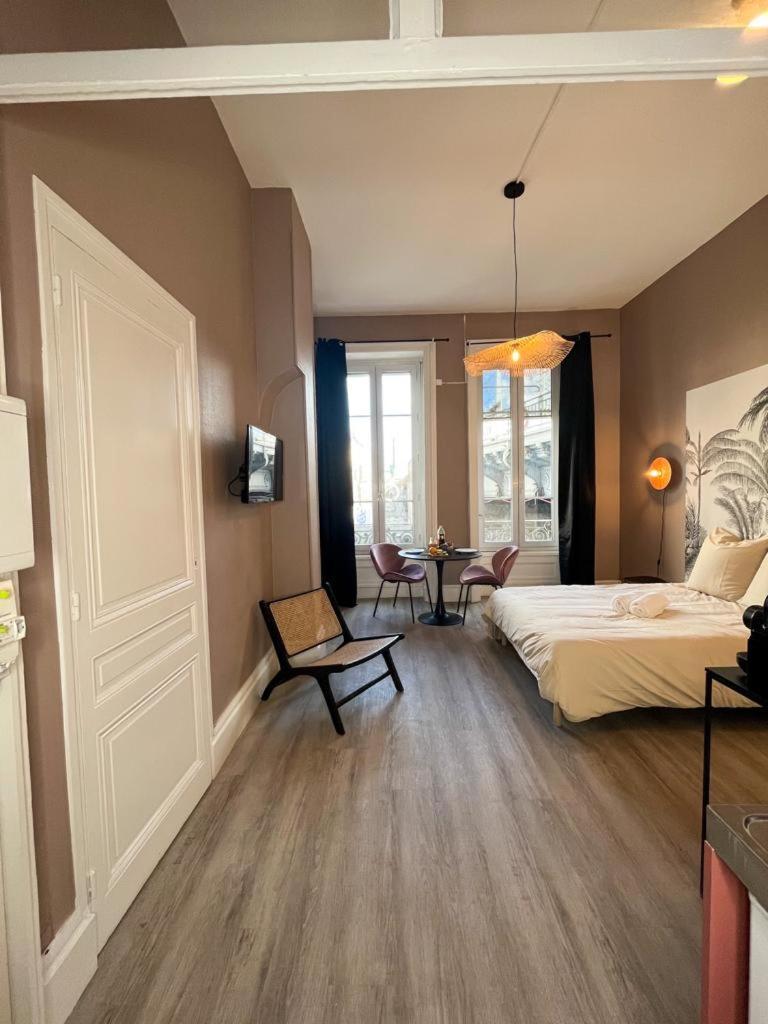 Suite Petraa Lyon Exterior photo