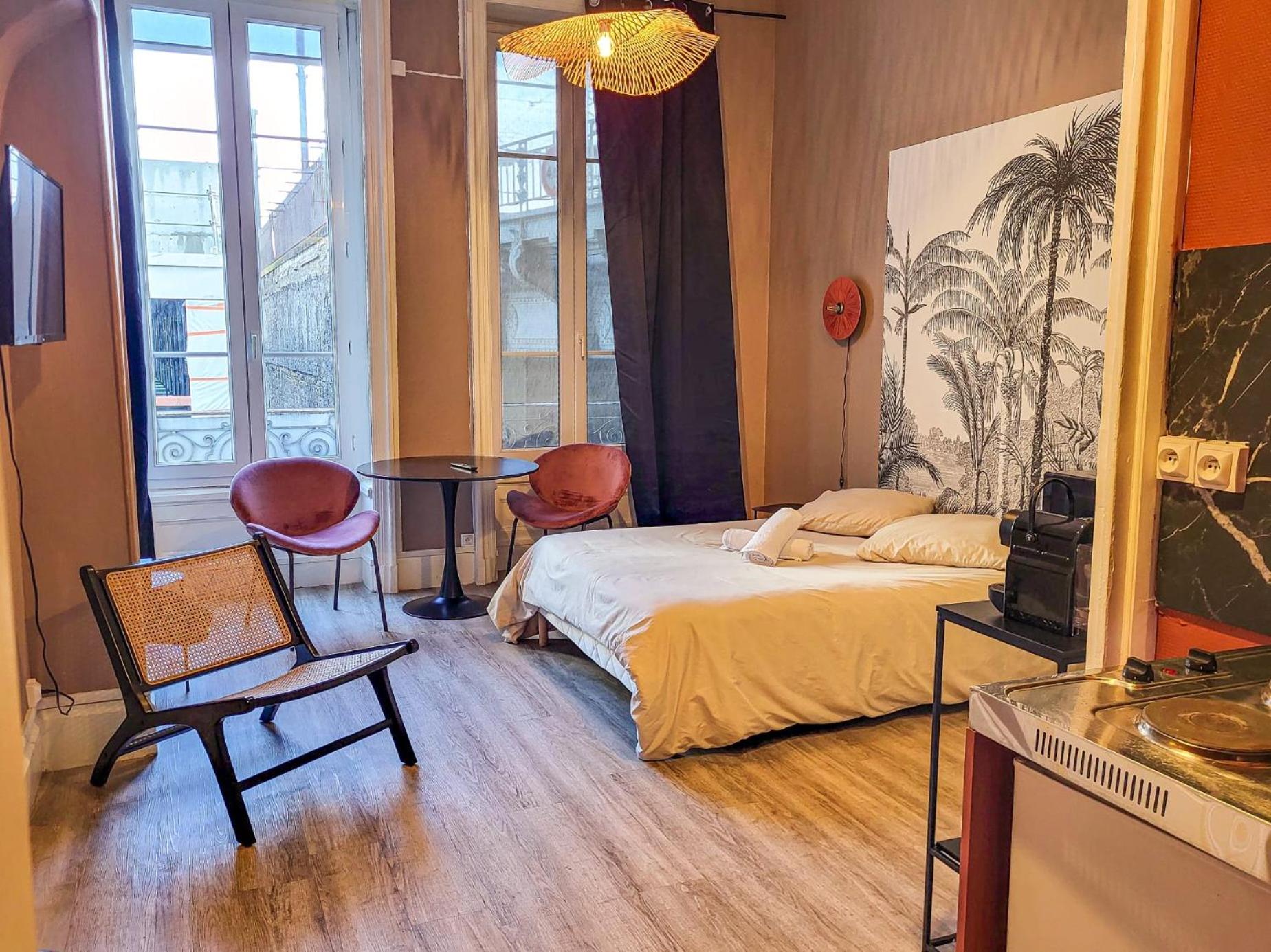 Suite Petraa Lyon Exterior photo