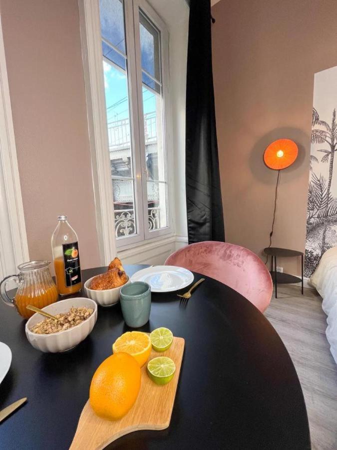 Suite Petraa Lyon Exterior photo